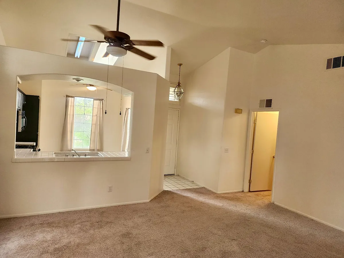 Building Photo - 36758 Golden Oak Dr