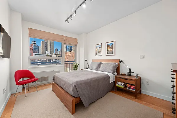 Sold by Compass | media 6