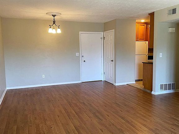 3rd image of 427 6th Ave W APT B7