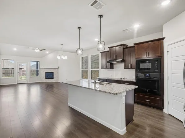 634 Pinehurst Rd, Red Oak, TX 75154