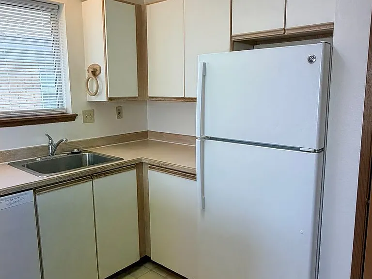 511 Yakima St — Photo 5