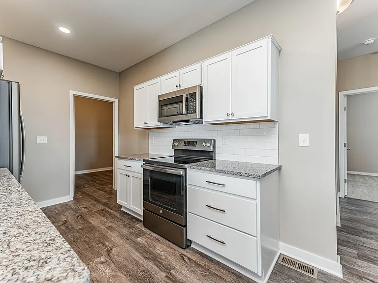1603 W Gemstone St — Photo 5