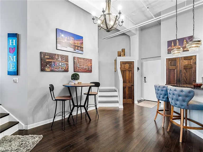 1133 W 9th St #502 — Photo 12