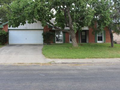 1311 E Toledo St, Beeville, TX, 78102
