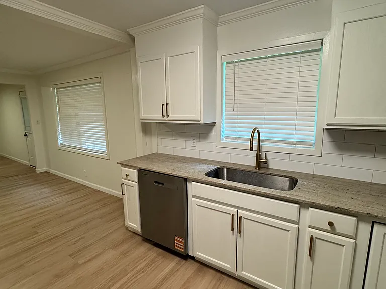 421 Shanghai Rd — Photo 6