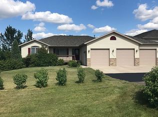 7211 Ridgeland Dr, Bismarck, ND 58503