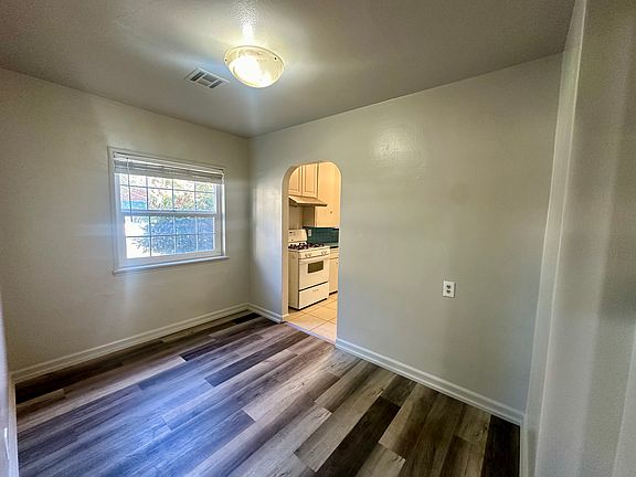 4th image of 1305 Kern St