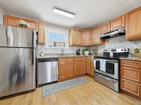 57 Sylvan St APT 4F, Danvers, MA 01923