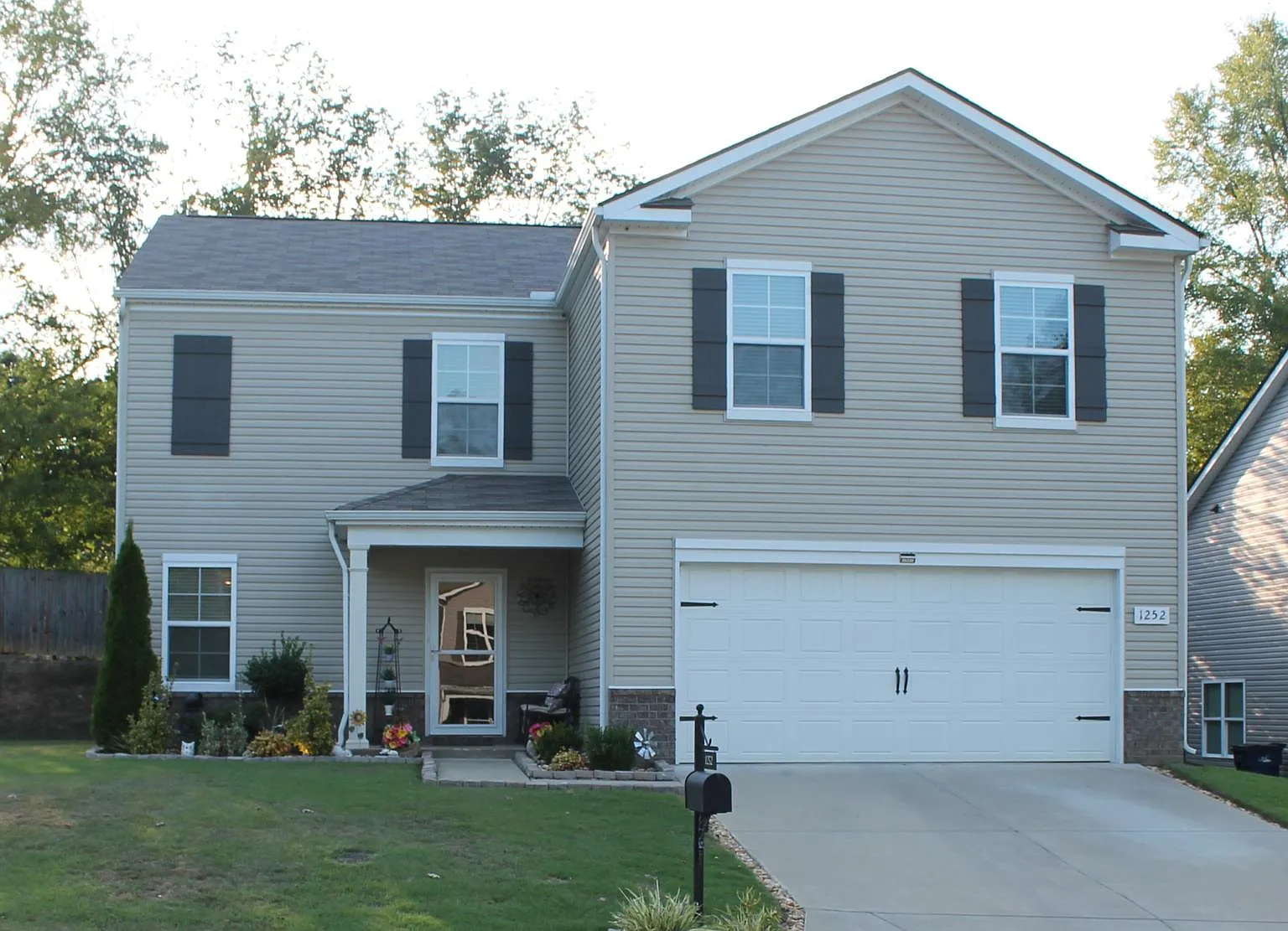 1252 Oxford Village Cv — Photo 2