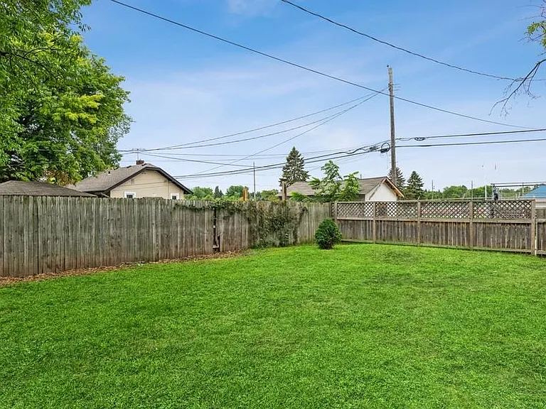 4211 James Ave N — Photo 5