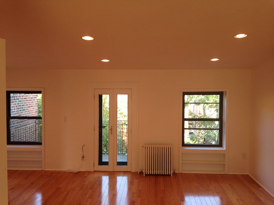 1st image of 133 Saint James Pl APT 4