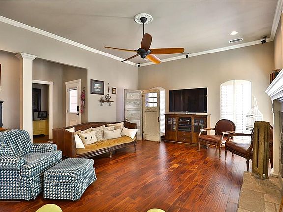 5th image of 40 Lytle Place Dr