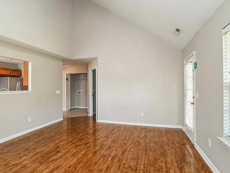 3004 Omaha Dr — Photo 5