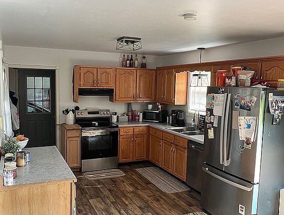 3rd image of 55 Landmark Ln