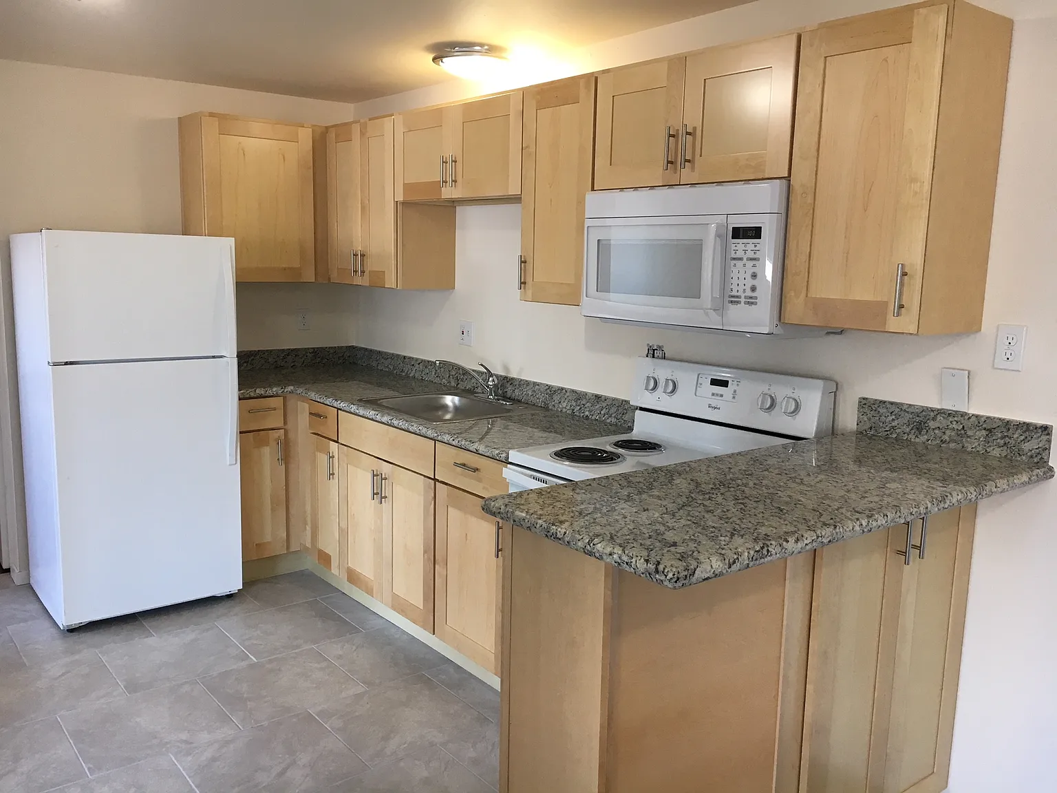 2 bed, 975 sqft, $1,700 — Photo 3