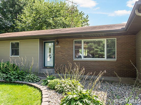 3rd image of 6959 Meadowcreek Dr