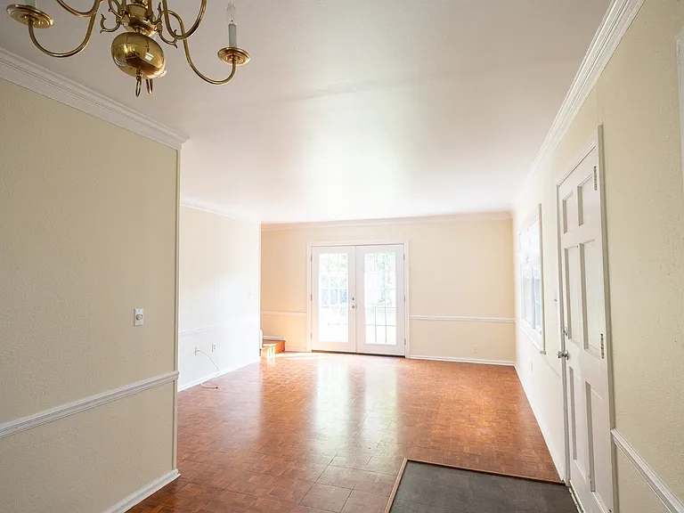 47 Laurens Street — Photo 6