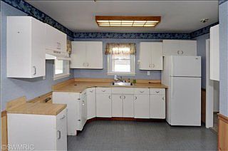 5th image of 56 Woodlawn Ave S