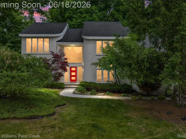25626 Gina Ct, Novi, MI 48374