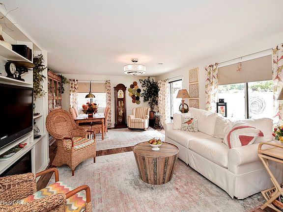 4th image of 606 Waters Edge Dr #1B