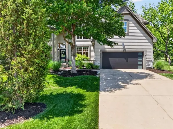 15230 Fontana St, Leawood, KS 66224