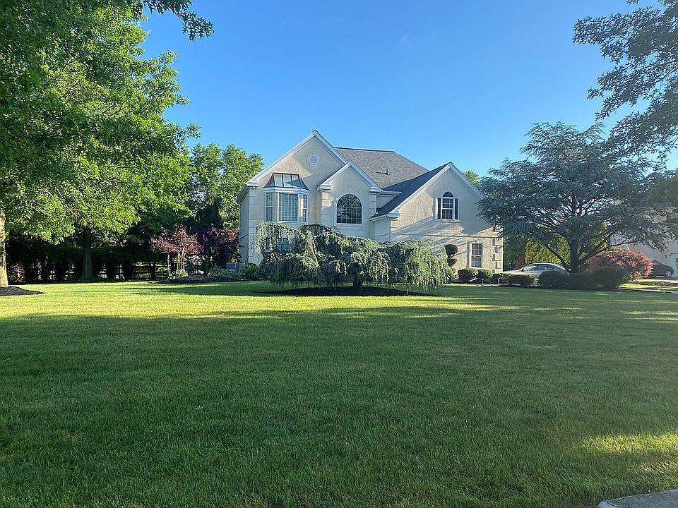 2nd image of 1026 Skyline Cir