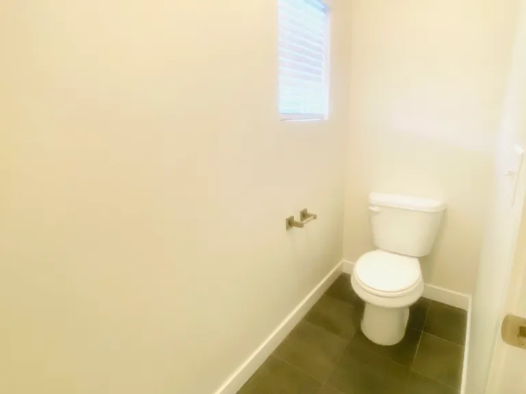 522 S 800 W — Photo 18