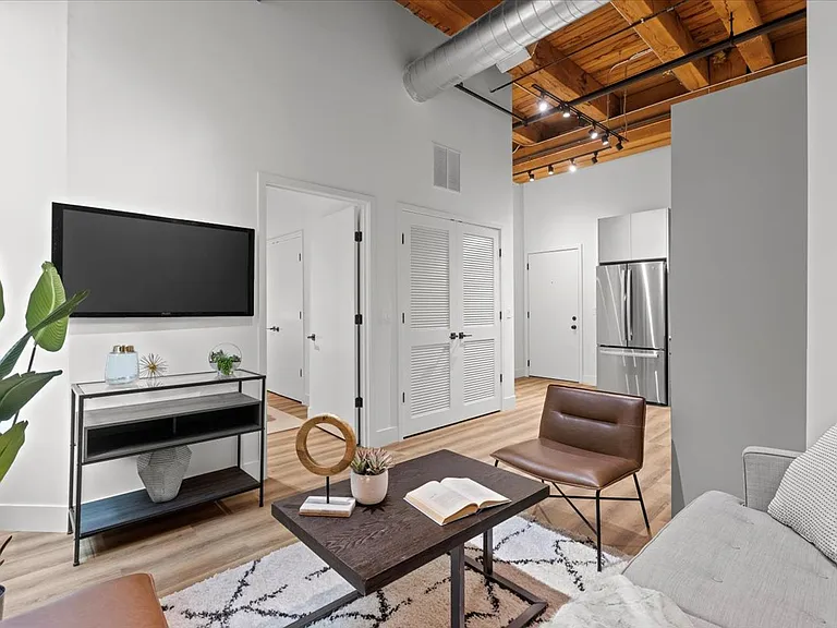 Paper Box Lofts — Photo 36