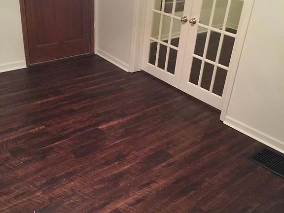 Doors to 2nd bedroom