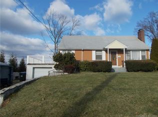 32 Day St, Newington, CT 06111