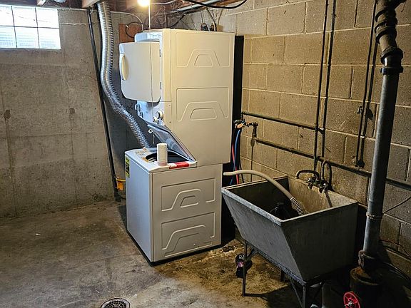 5th image of 1133 Hoover St
