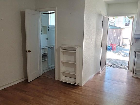 5th image of 1695 Logan Ave #B