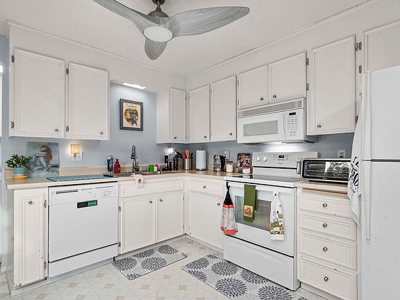 4th image of 8323 Cirque Dr W Unit 4