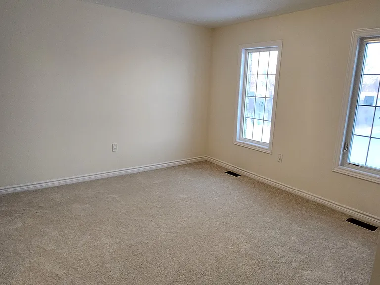 338 Fleetwood Dr — Photo 16
