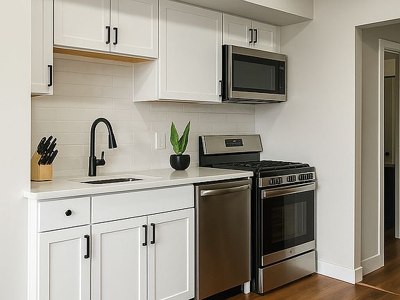 5th image of 1589 Cohassett Ave
