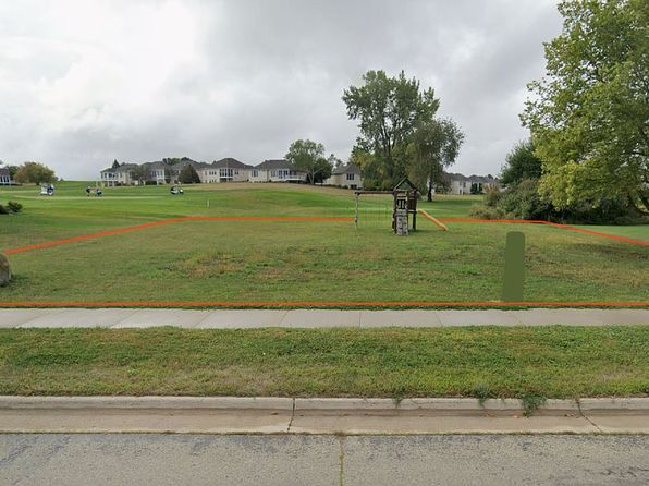 137 Eagle Ridge Dr, Waverly, IA 50677