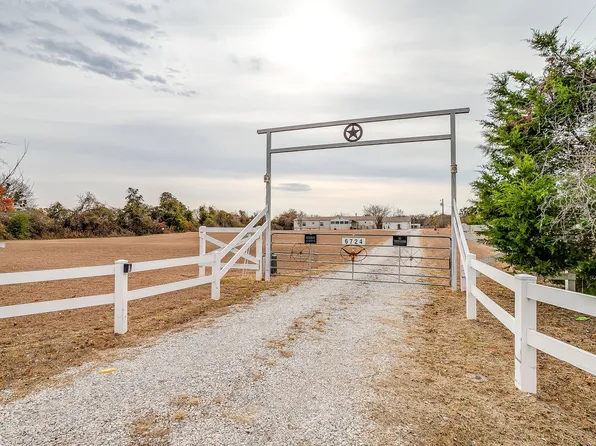 6724 Midway Rd, Springtown, TX 76082