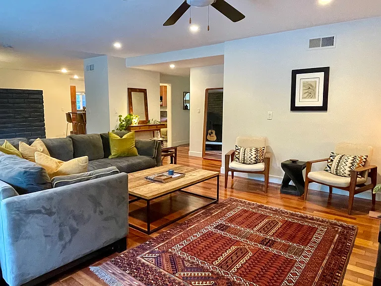 Living room - spacious & open layout