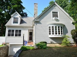 44 Central St, Hudson, NH 03051