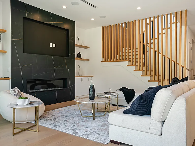4425 Morse Ave — Photo 100