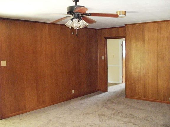 5th image of 4 Holiday Ln