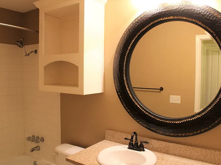 814 Hawthorne Pl — Photo 8