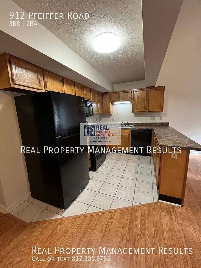Spacious Northside Townhouse with Fenced Backyard & Patio — Photo 4