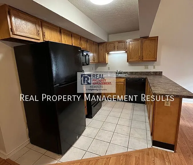 912 Pfeiffer Ave — Photo 4
