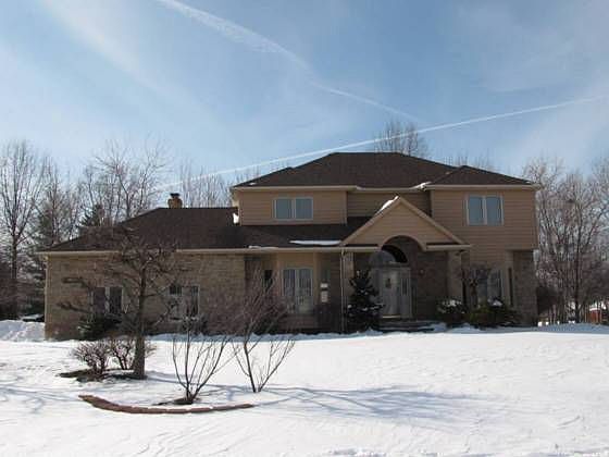2nd image of 616 Charles Pl