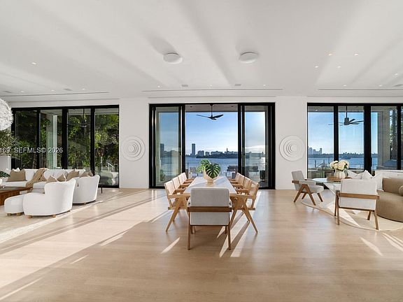 5th image of 33 E Di Lido Dr