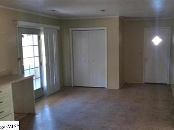 5th image of 17 Barclay Dr