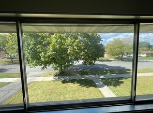 925 N Berwick Blvd APT 4, Waukegan, IL 60085