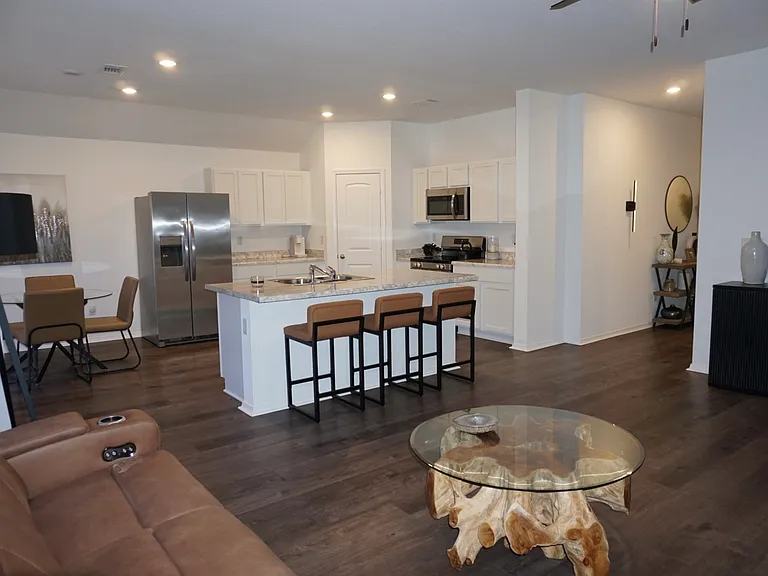 1487 Meadows Dr — Photo 1
