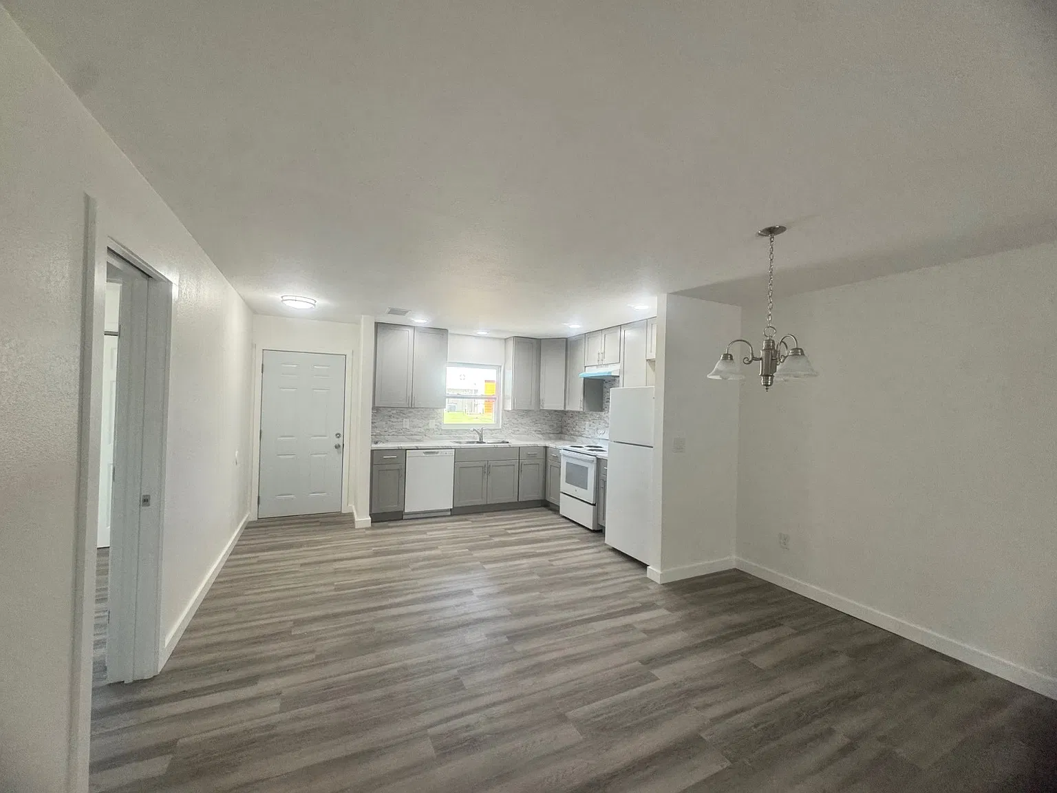 2 bed, 2.0 bath, $1,400 — Photo 3